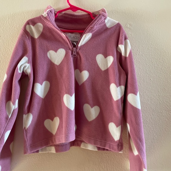 Place Other - Girls. The Children's Place Pink Heart Fleece Pullover Hoodie size 5/6
